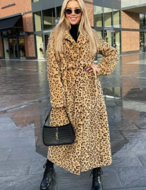 Пальто-шуба из натуральной шерсти под леопард