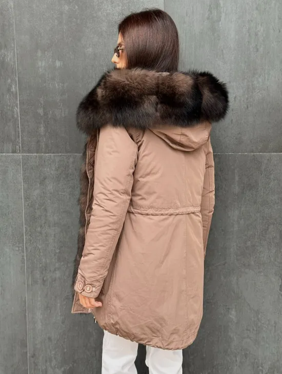 Пуховик с капюшоном - финский песец