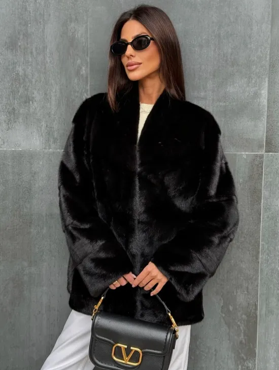 Черный норковый полушубок