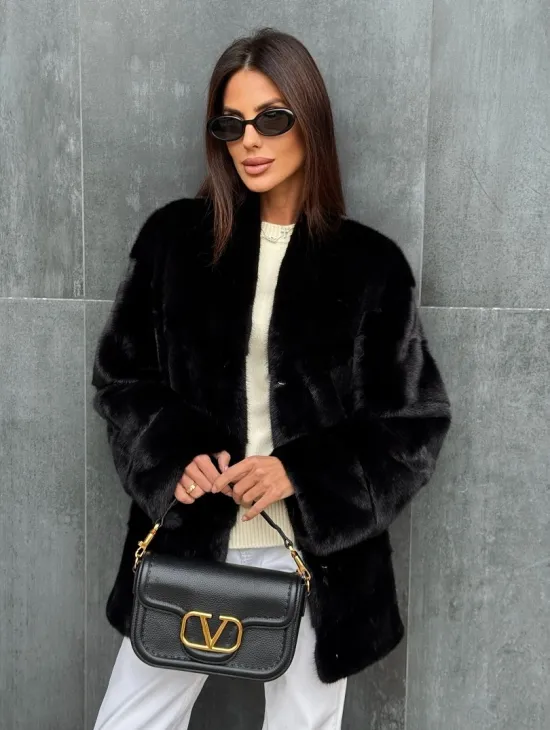 Черный норковый полушубок