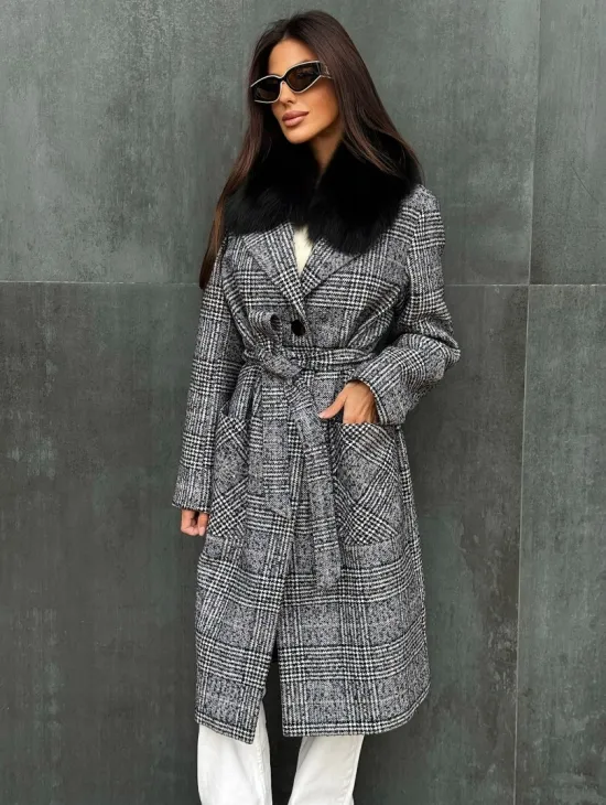 Пальто зимнее с мехом