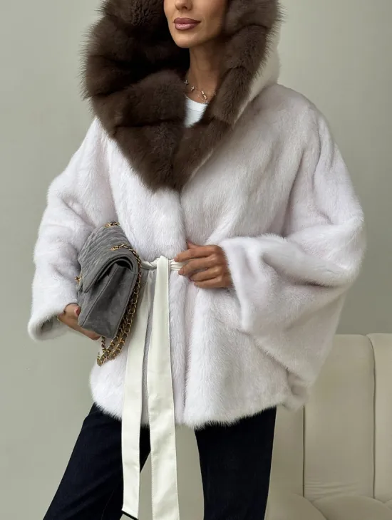 Белый норковый полушубок с куницей -  летучая мышь