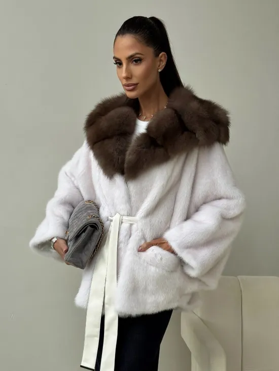 Белый норковый полушубок с куницей -  летучая мышь