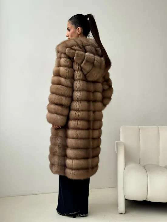 Шуба из куницы с капюшоном кобра