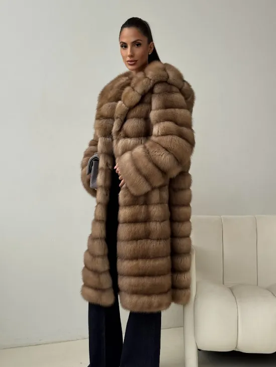 Шуба из куницы с капюшоном кобра