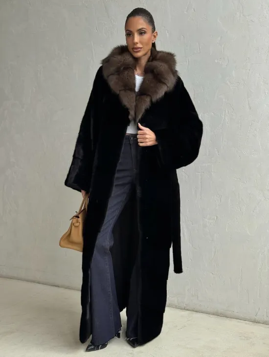 Длинная шуба из аукционного меха норки SAGA FURS