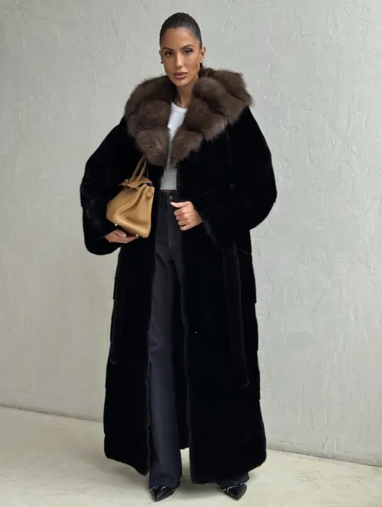 Длинная шуба из аукционного меха норки SAGA FURS