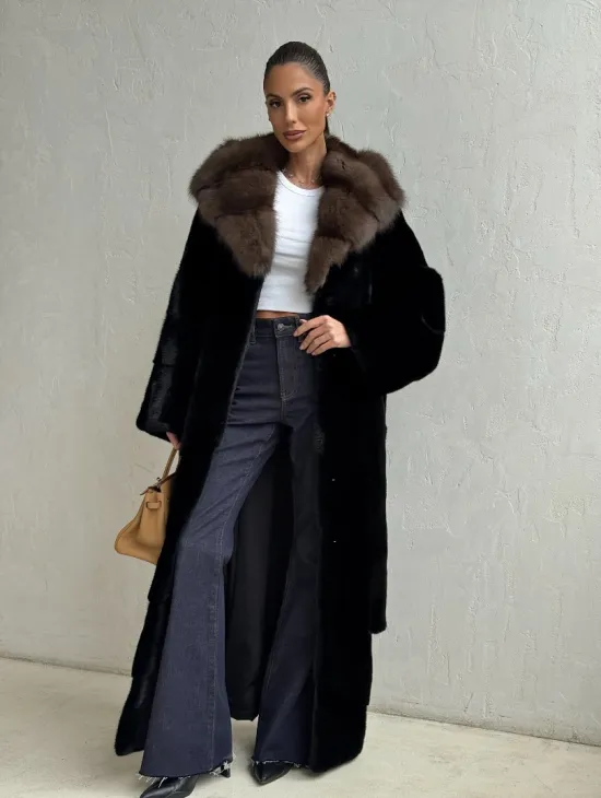 Длинная шуба из аукционного меха норки SAGA FURS