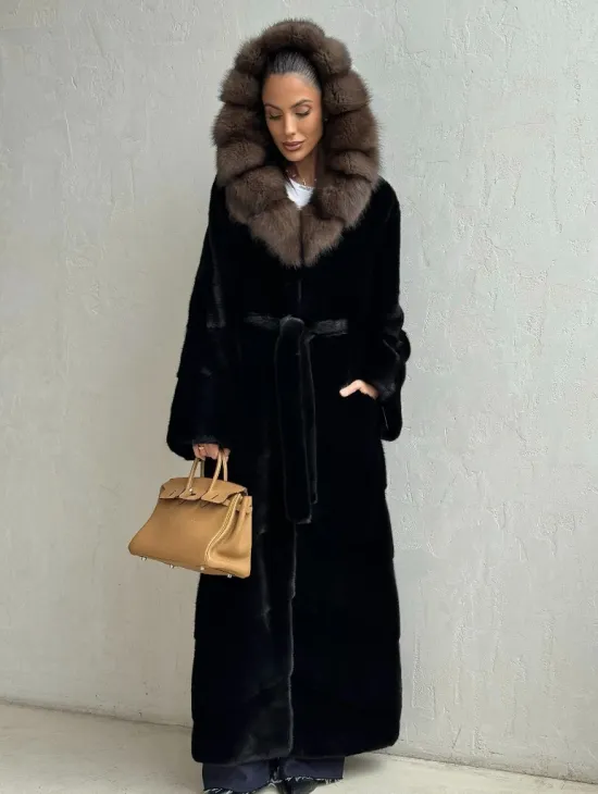 Длинная шуба из аукционного меха норки SAGA FURS