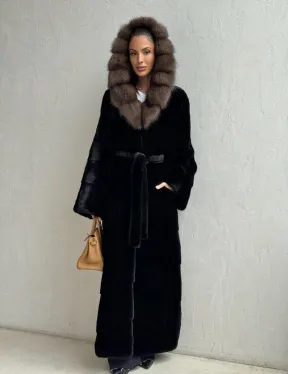 Длинная шуба из аукционного меха норки SAGA FURS