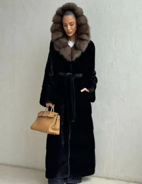 Длинная шуба из аукционного меха норки SAGA FURS