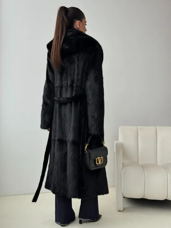 Черная норковая шуба с капюшоном