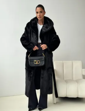 Черная норковая шуба с капюшоном