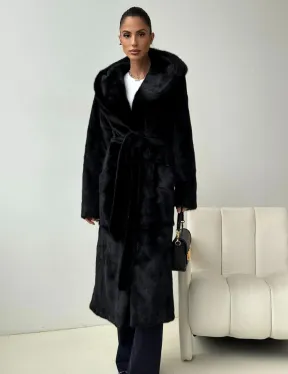 Черная норковая шуба с капюшоном