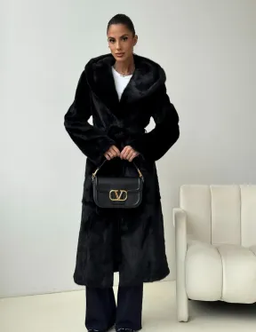 Черная норковая шуба с капюшоном