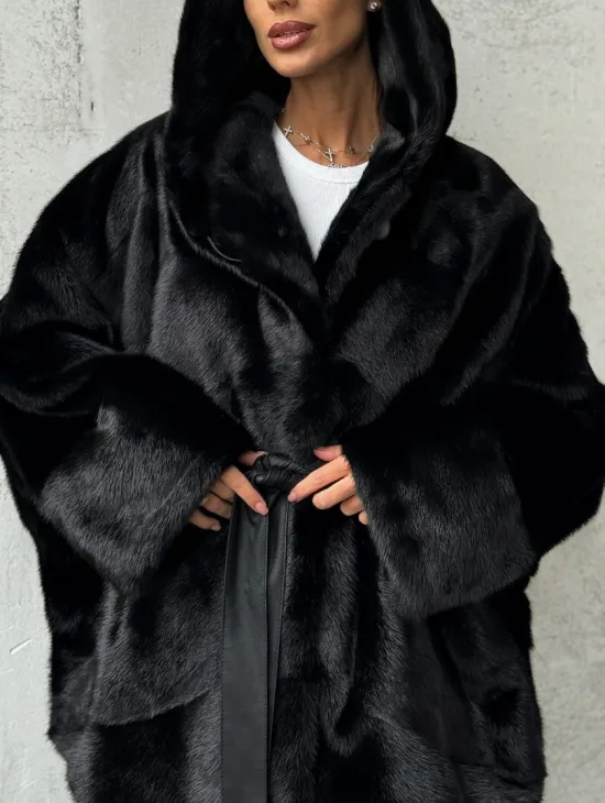 Полушубок черный норковый с капюшоном