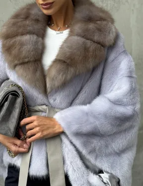 Короткая норковая шуба с воротником куницы