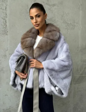 Короткая норковая шуба с воротником куницы