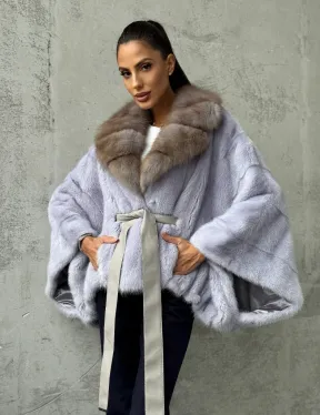 Короткая норковая шуба с воротником куницы