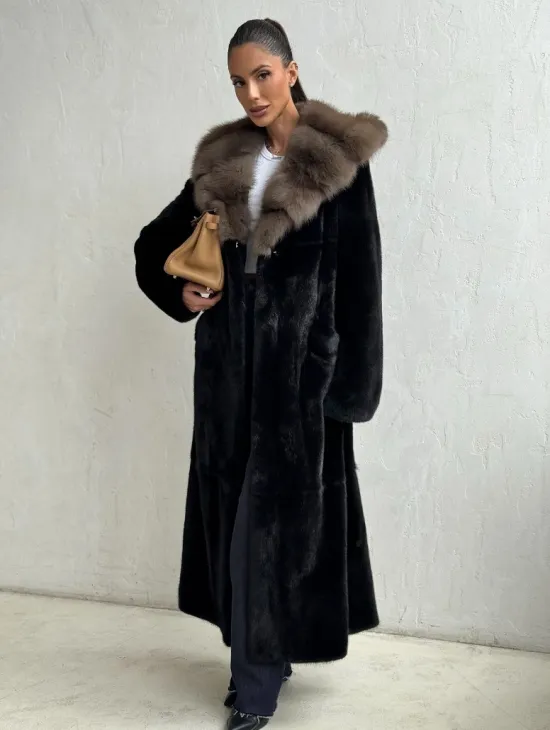 Черная норковая шуба с поясом - капюшон куница
