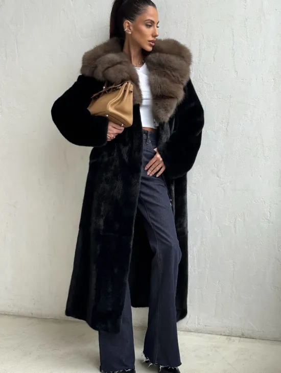 Черная норковая шуба с поясом - капюшон куница