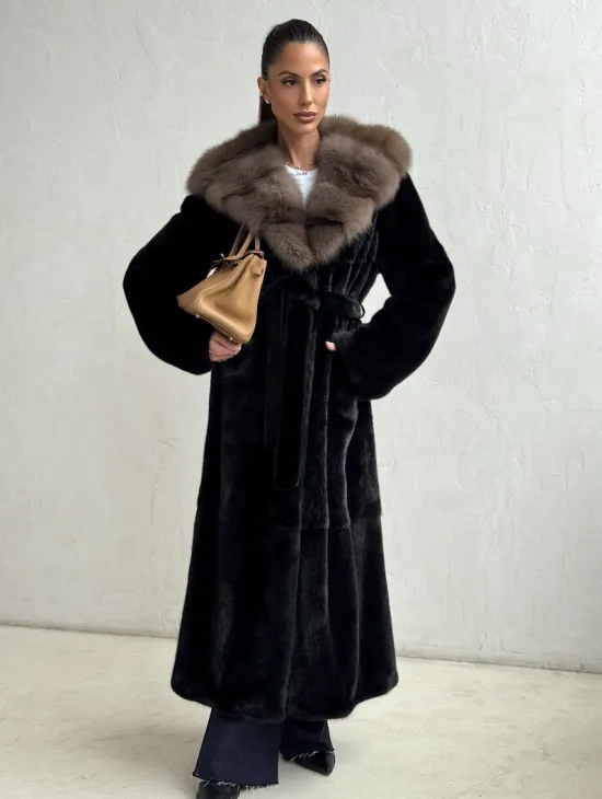 Черная норковая шуба с поясом - капюшон куница