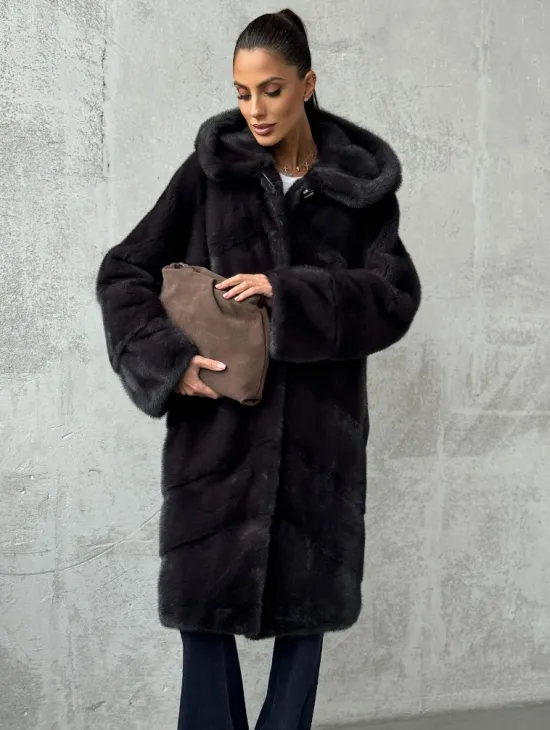 Норковая женская шуба с капюшоном