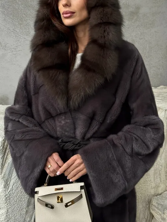 Шуба норковая графит с капюшоном куницы