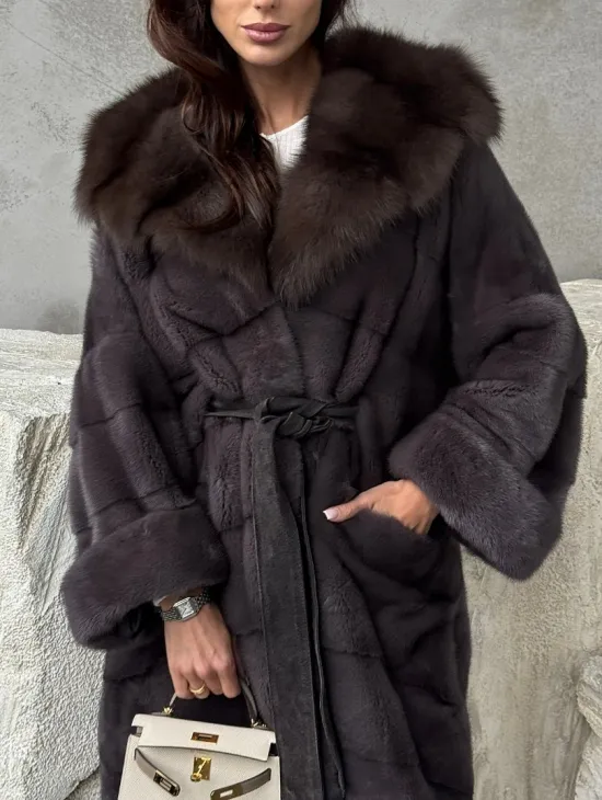 Шуба норковая графит с капюшоном куницы