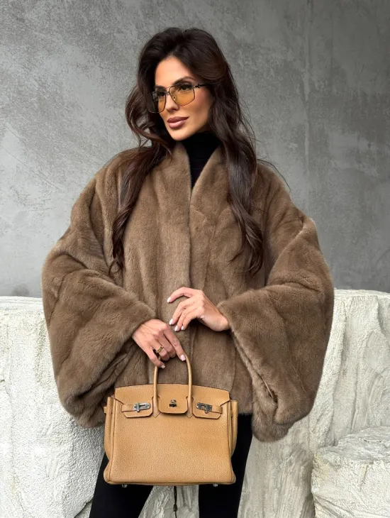 Норковое пончо с рукавами «летучая мышь»