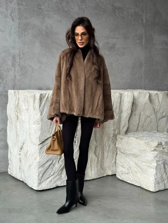 Норковое пончо с рукавами «летучая мышь» - фото 13