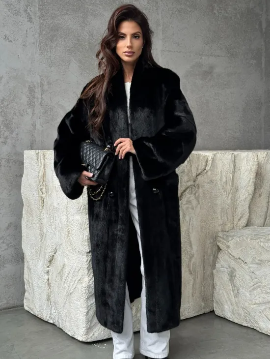 Черная норковая шуба из меха Saga furs