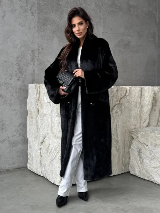 Черная норковая шуба из меха Saga furs