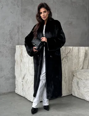 Черная норковая шуба из меха Saga furs