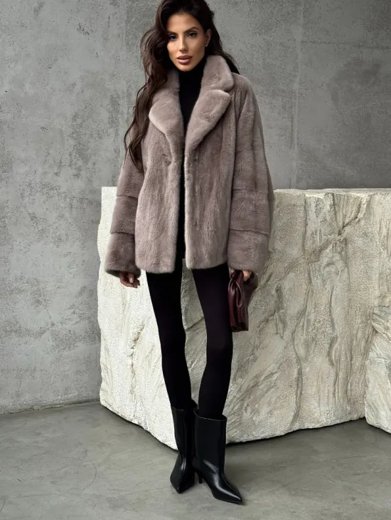 Короткая женская норковая шуба