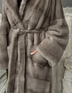 Удлинённая норковая шуба с поясом