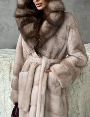 Норковая шуба с капюшоном из 