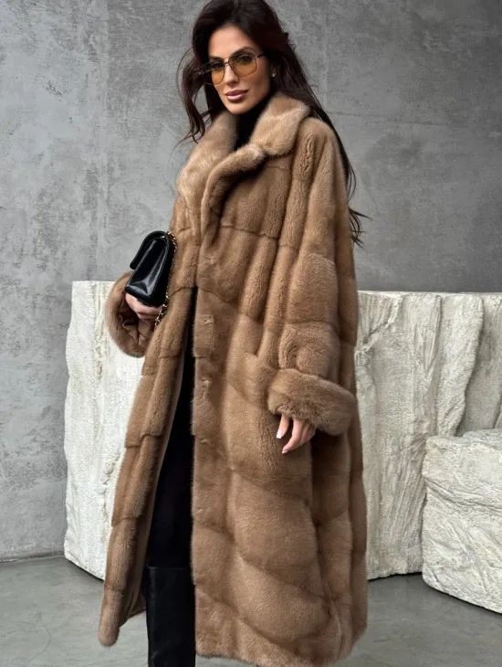 Бежевая норковая шуба oversize