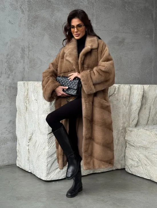 Бежевая норковая шуба oversize