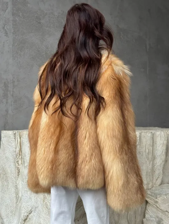 Шуба из натурального лисьего меха