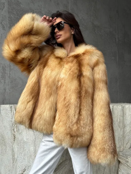 Шуба из натурального лисьего меха