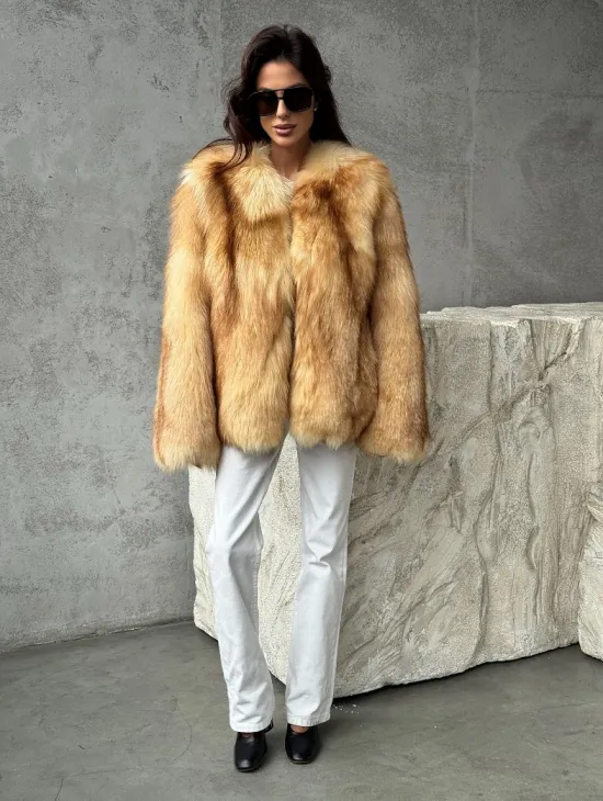 Шуба из натурального лисьего меха