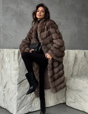 Шуба из куницы V-образный воротник