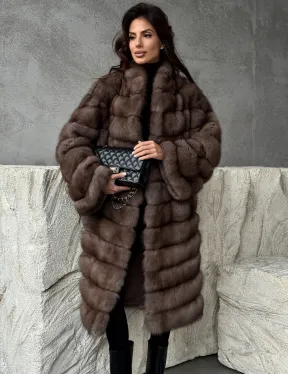 Шуба из куницы V-образный воротник