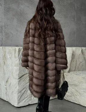 Шуба из куницы V-образный воротник