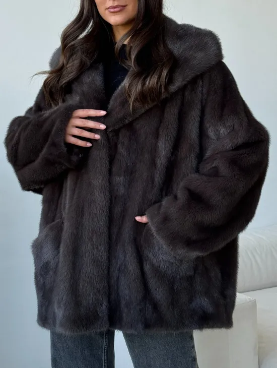 Норковый полушубок с капюшоном