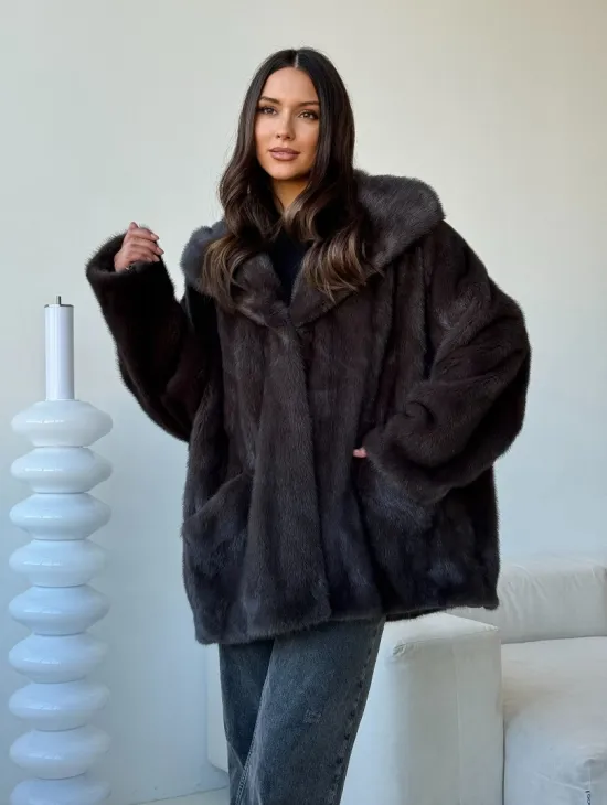 Норковый полушубок с капюшоном