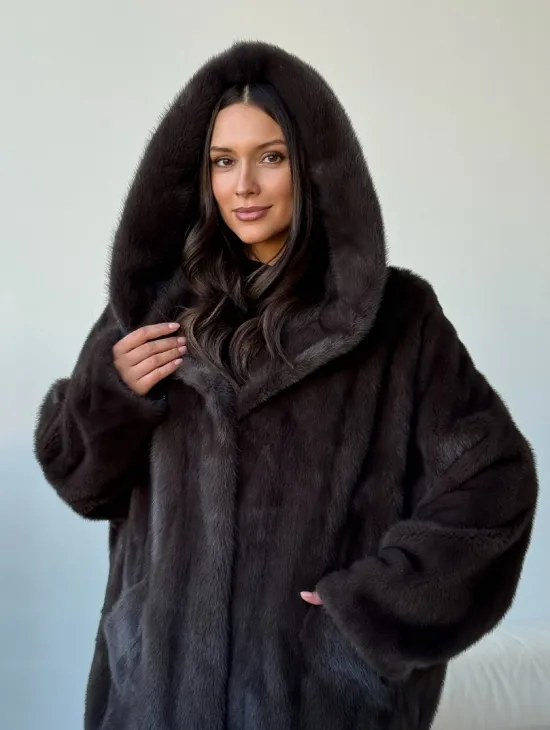 Норковый полушубок с капюшоном