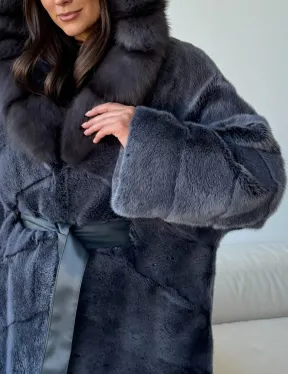 Длинная норковая шуба с куницей капюшон