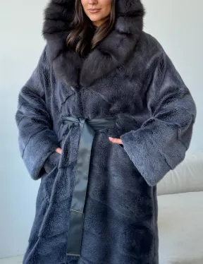 Длинная норковая шуба с куницей капюшон